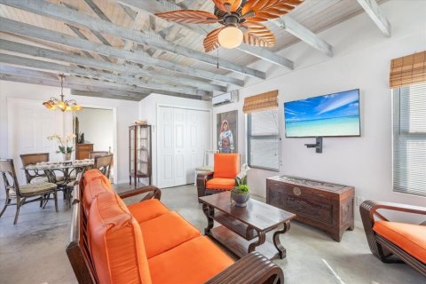 House in Vero Beach, Florida 4 bedrooms, 237.27 sq.m. № 2228289 - photo 29