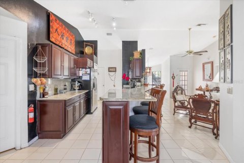 House in Vero Beach, Florida 4 bedrooms, 237.27 sq.m. № 2228289 - photo 12