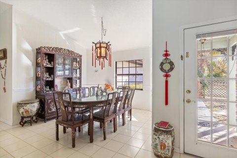 House in Vero Beach, Florida 4 bedrooms, 237.27 sq.m. № 2228289 - photo 7