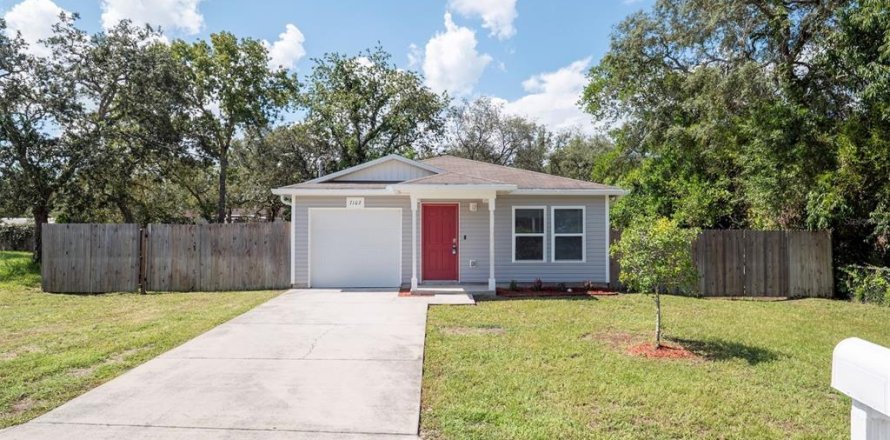 House in Spring Hill, Florida 3 bedrooms, 94.02 sq.m. № 1854192