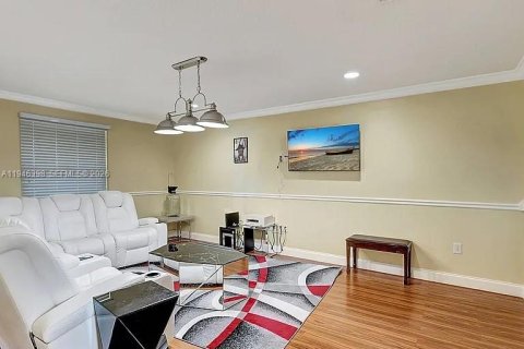 Casa en alquiler en Port St. Lucie, Florida, 6 dormitorios, 363.81 m2 № 2026542 - foto 30