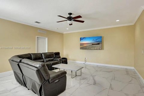 Casa en alquiler en Port St. Lucie, Florida, 6 dormitorios, 363.81 m2 № 2026542 - foto 18