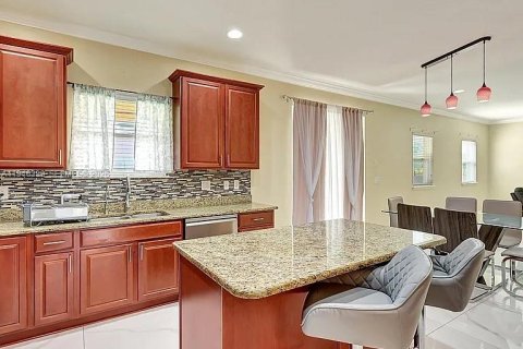 Casa en alquiler en Port St. Lucie, Florida, 6 dormitorios, 363.81 m2 № 2026542 - foto 12