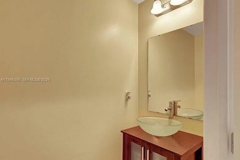 Casa en alquiler en Port St. Lucie, Florida, 6 dormitorios, 363.81 m2 № 2026542 - foto 20