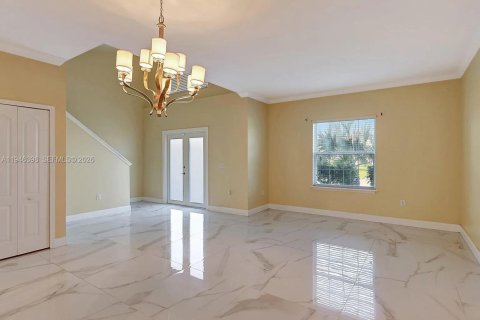 Casa en alquiler en Port St. Lucie, Florida, 6 dormitorios, 363.81 m2 № 2026542 - foto 4