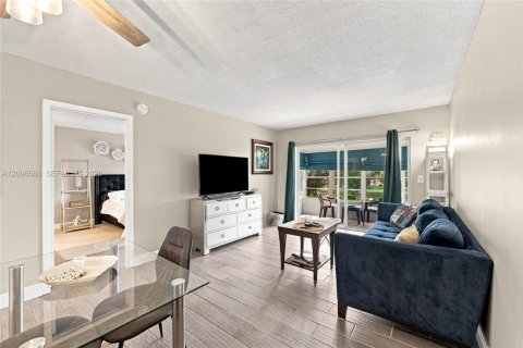 Copropriété à louer à Lauderdale Lakes, Floride: 1 chambre, 71.35 m2 № 2390451 - photo 6