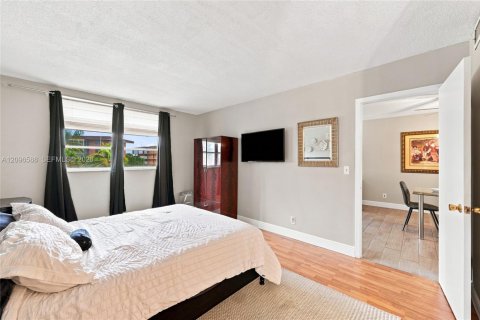 Copropriété à louer à Lauderdale Lakes, Floride: 1 chambre, 71.35 m2 № 2390451 - photo 16
