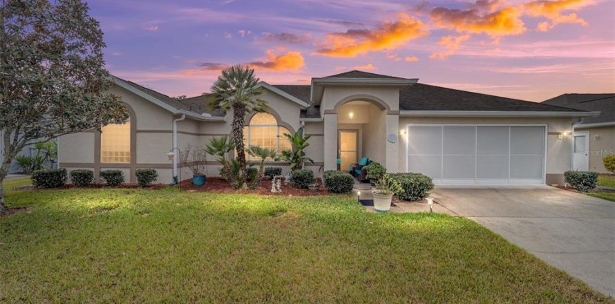 House in Ocala, Florida 2 bedrooms, 145.76 sq.m. № 1534348
