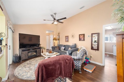 House in Ocala, Florida 2 bedrooms, 145.76 sq.m. № 1534348 - photo 26