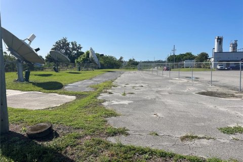 Immobilier commercial à louer à Ocala, Floride: 613.9 m2 № 2195236 - photo 8