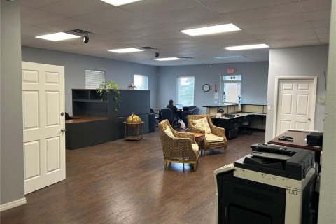 Immobilier commercial à louer à Ocala, Floride: 613.9 m2 № 2195236 - photo 4