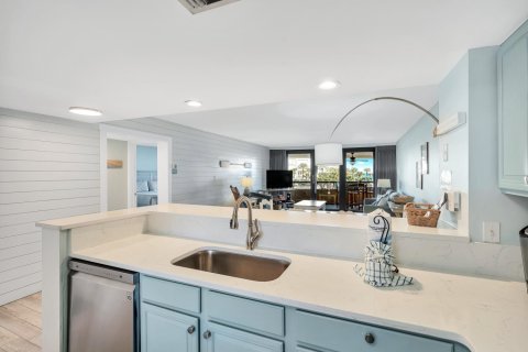 Condominio en venta en Miramar Beach, Florida, 1 dormitorio, 93.46 m2 № 559804 - foto 1