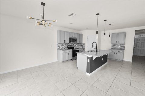 Casa en venta en Winter Haven, Florida, 5 dormitorios, 241.64 m2 № 2156356 - foto 11