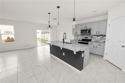Casa en venta en Winter Haven, Florida, 5 dormitorios, 241.64 m2 № 2156356 - foto 10