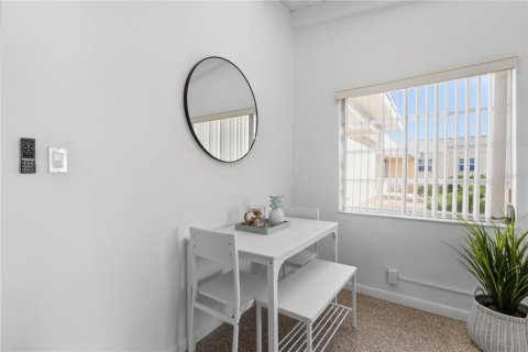 Condominio en venta en Sarasota, Florida, 1 dormitorio, 55.74 m2 № 2425294 - foto 9