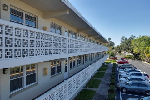 Купить кондоминиум в Сент-Питерсберг, Флорида 6 комнат, 79.9м2, № 2151416 - фото 2