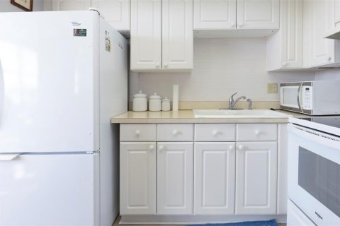 Купить кондоминиум в Сент-Питерсберг, Флорида 6 комнат, 79.9м2, № 2151416 - фото 10