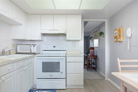 Купить кондоминиум в Сент-Питерсберг, Флорида 6 комнат, 79.9м2, № 2151416 - фото 9