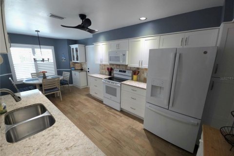 Copropriété à vendre à Bradenton, Floride: 3 chambres, 184.6 m2 № 2348039 - photo 7