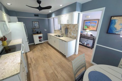 Copropriété à vendre à Bradenton, Floride: 3 chambres, 184.6 m2 № 2348039 - photo 12