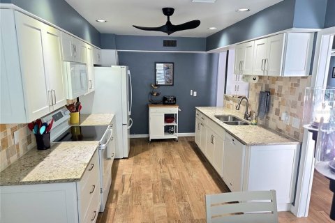 Copropriété à vendre à Bradenton, Floride: 3 chambres, 184.6 m2 № 2348039 - photo 4