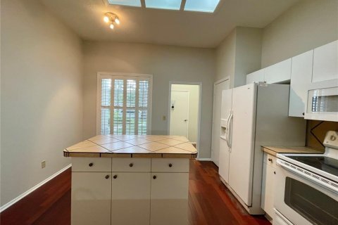 House in Tampa, Florida 3 bedrooms, 166.85 sq.m. № 1919309 - photo 4