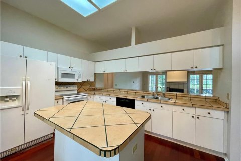 House in Tampa, Florida 3 bedrooms, 166.85 sq.m. № 1919309 - photo 3