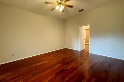 House in Tampa, Florida 3 bedrooms, 166.85 sq.m. № 1919309 - photo 6