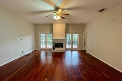 House in Tampa, Florida 3 bedrooms, 166.85 sq.m. № 1919309 - photo 2
