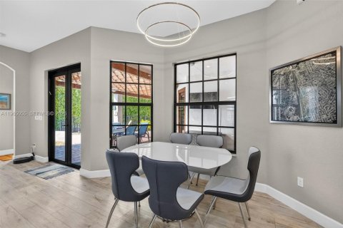 House in Cooper City, Florida 4 bedrooms, 230.4 sq.m. № 2027220 - photo 17