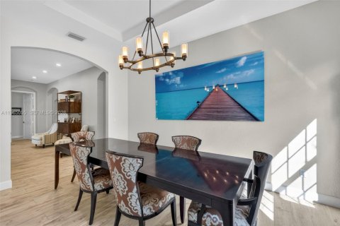 House in Cooper City, Florida 4 bedrooms, 230.4 sq.m. № 2027220 - photo 10