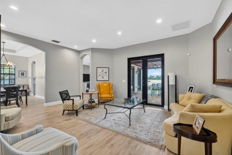 House in Cooper City, Florida 4 bedrooms, 230.4 sq.m. № 2027220 - photo 6