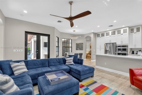 House in Cooper City, Florida 4 bedrooms, 230.4 sq.m. № 2027220 - photo 22