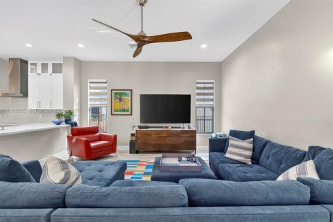 House in Cooper City, Florida 4 bedrooms, 230.4 sq.m. № 2027220 - photo 23