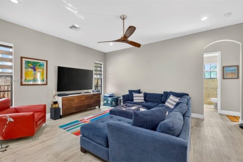 House in Cooper City, Florida 4 bedrooms, 230.4 sq.m. № 2027220 - photo 20