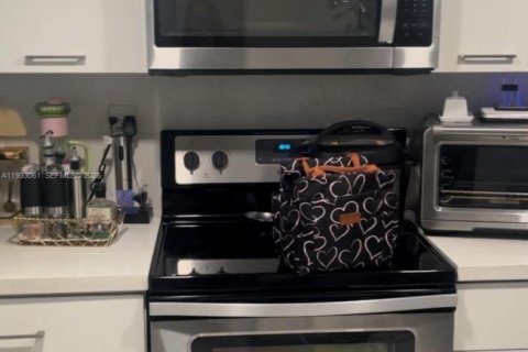 Touwnhouse à louer à Miami, Floride: 2 chambres, 141.21 m2 № 2057065 - photo 10