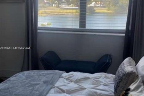 Touwnhouse à louer à Miami, Floride: 2 chambres, 141.21 m2 № 2057065 - photo 3