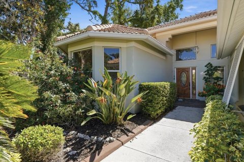 House in University Park, Florida 3 bedrooms, 200.48 sq.m. № 2108336 - photo 3