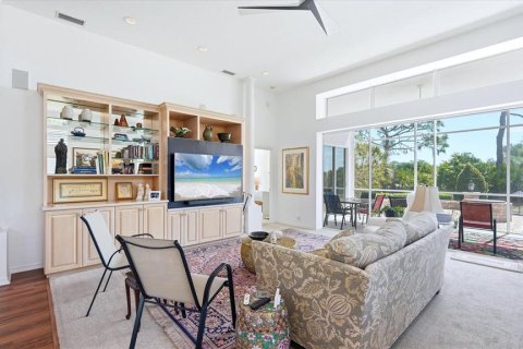 House in University Park, Florida 3 bedrooms, 200.48 sq.m. № 2108336 - photo 8
