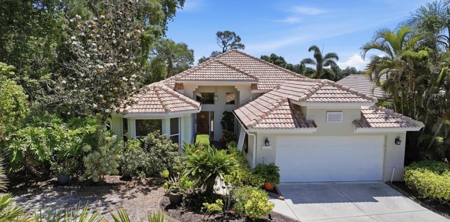 House in University Park, Florida 3 bedrooms, 200.48 sq.m. № 2108336