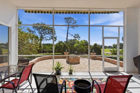 House in University Park, Florida 3 bedrooms, 200.48 sq.m. № 2108336 - photo 27