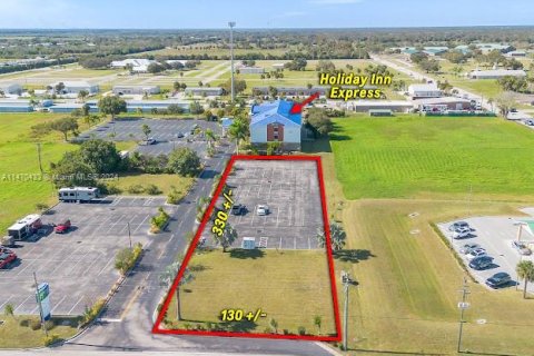 Immobilier commercial à Okeechobee, Floride № 2038128