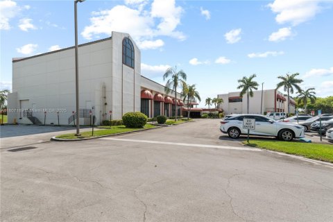 Condo in Pembroke Pines, Florida, 2 bedrooms  № 1746199 - photo 8