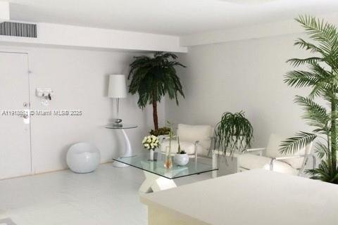 Condo in Sunny Isles Beach, Florida, 2 bedrooms  № 1974041 - photo 15
