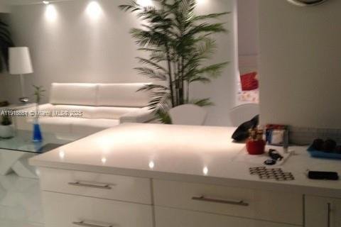 Condo in Sunny Isles Beach, Florida, 2 bedrooms  № 1974041 - photo 9