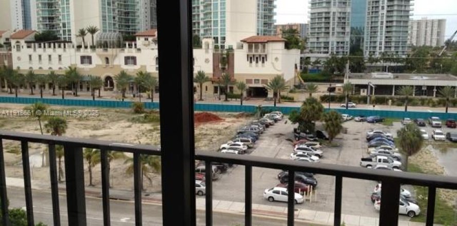 Condo in Sunny Isles Beach, Florida, 2 bedrooms  № 1974041