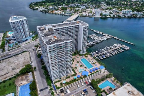 Купить кондоминиум в Норт-Бей-Виллидж, Флорида 2 спальни, 95.69м2, № 1921627 - фото 26