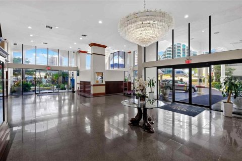 Купить кондоминиум в Норт-Бей-Виллидж, Флорида 2 спальни, 95.69м2, № 1921627 - фото 17