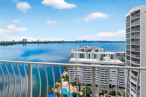 Купить кондоминиум в Норт-Бей-Виллидж, Флорида 2 спальни, 95.69м2, № 1921627 - фото 3