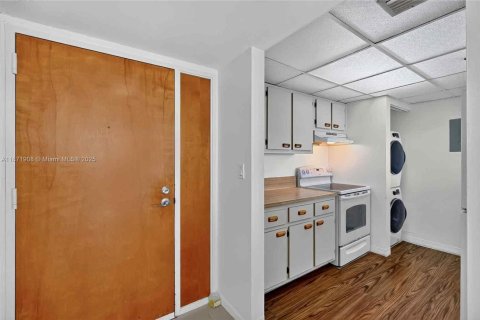 Купить кондоминиум в Норт-Бей-Виллидж, Флорида 2 спальни, 95.69м2, № 1921627 - фото 5